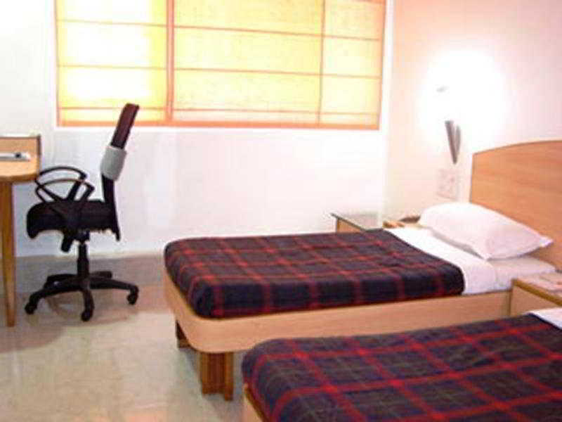 Hotel Chicago Ahmedabad Exteriör bild