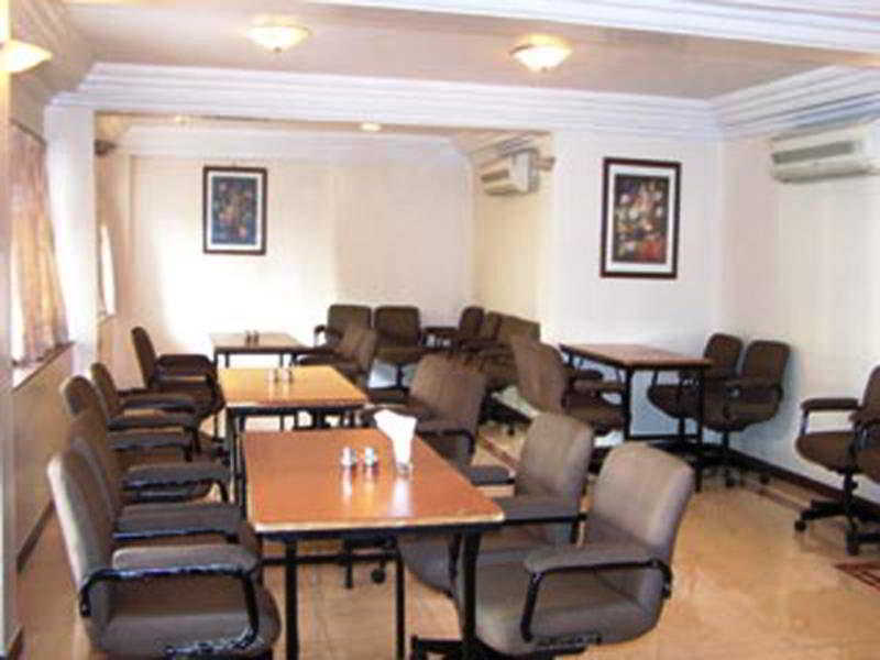 Hotel Chicago Ahmedabad Exteriör bild