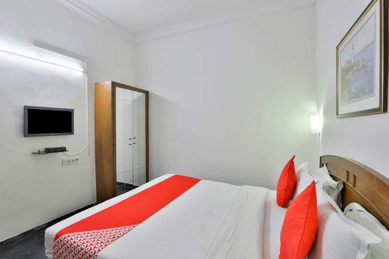 Hotel Chicago Ahmedabad Rum bild